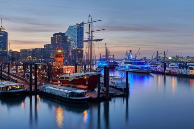 Hamburg: Private Custom Tour With a Local Guide - Booking Details