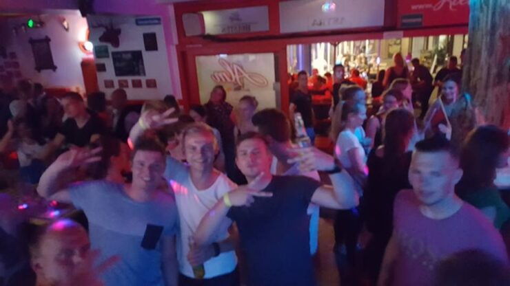 Hamburg: Private Premium Pub Crawl - Experience Hamburgs Nightlife