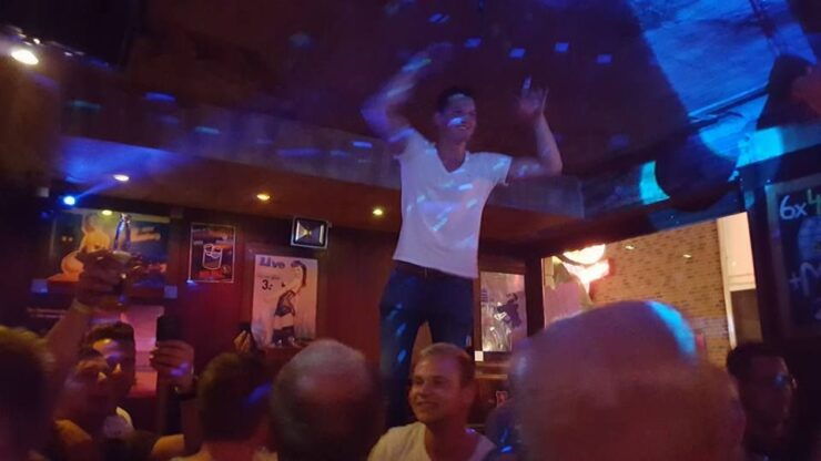 Hamburg: Private Premium Pub Crawl - Visit Fashionable Bars