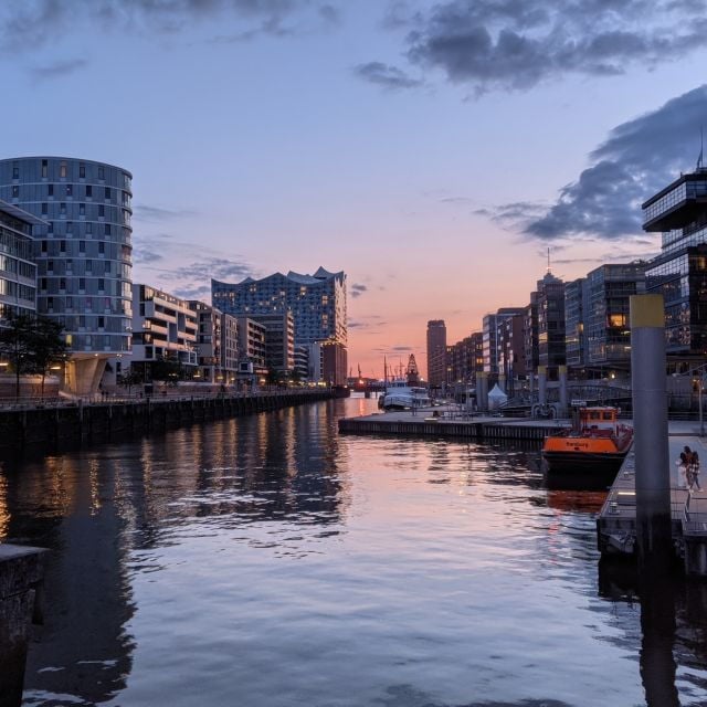 Hamburg: Private Sunset Van Tour With Welcome Drink - Common Questions