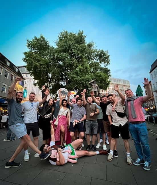 Hamburg: Pubcrawl & Nightlife Tour auf St.Pauli - The Guides and Their Role
