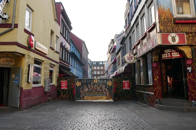 Hamburg: Red- & Bluelight - Private Guided Reeperbahn Tour - Overview of the Reeperbahn District
