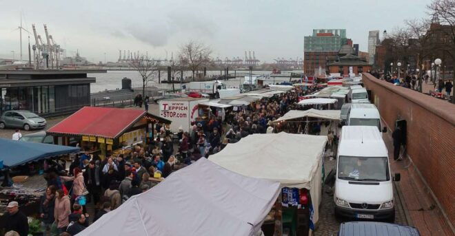 Hamburg: Reeperbahn, Port, & Fish Market Morning Tour - Customer Reviews