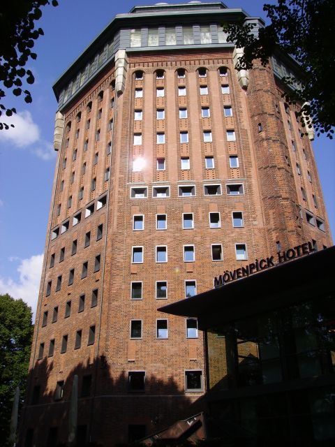 Hamburg: Schanzenviertel & Karolinenviertel 2-Hour Tour - Tour Details