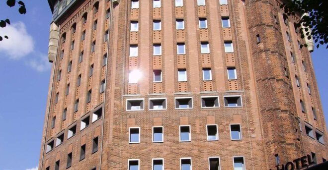 Hamburg: Schanzenviertel & Karolinenviertel 2-Hour Tour - Related Tours