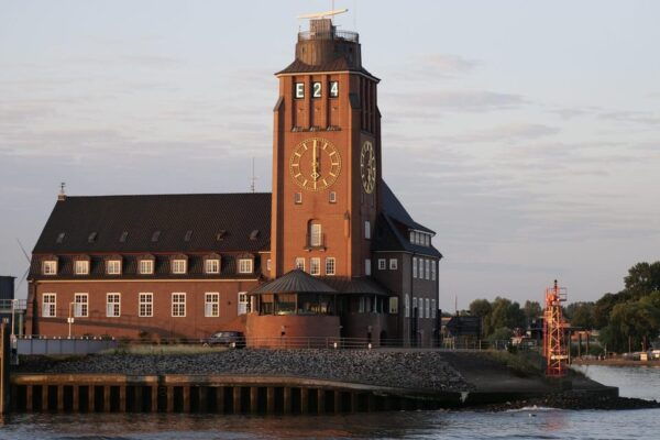 Hamburg: Self-Guided Audio Tour - Booking and Cancellation