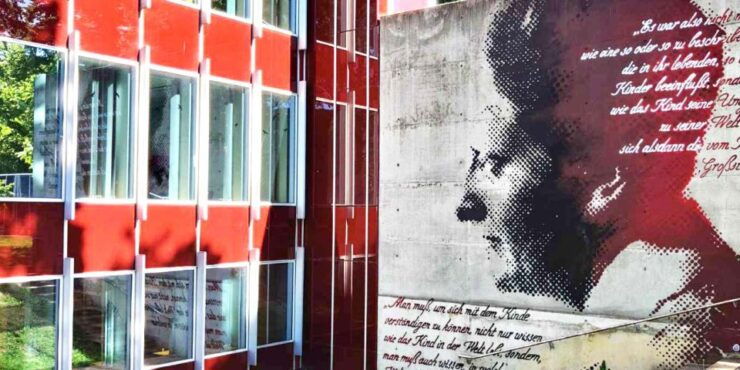 Hamburg: Self-Guided Grindel District Tour With Quiz Game - Activity Details