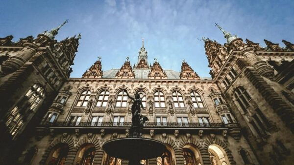 Hamburg: Selfguided Audiotour Old Town and City Center - Tour Logistics