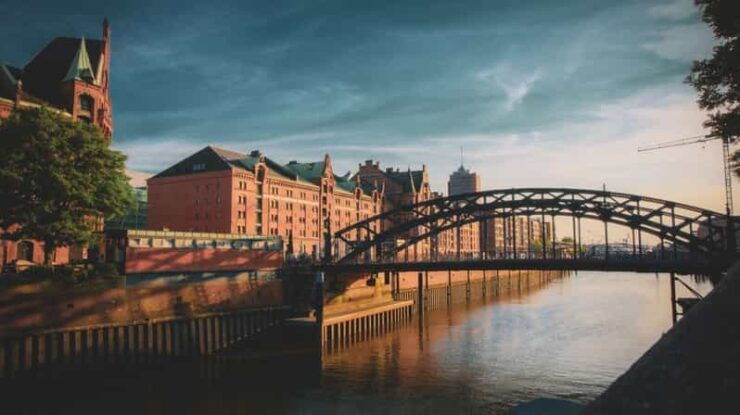 Hamburg: Selfguided Audiotour Speicherstadt and HafenCity - Key Points