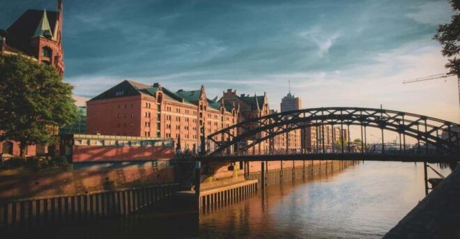 Hamburg: Selfguided Audiotour Speicherstadt and HafenCity - Experience Features