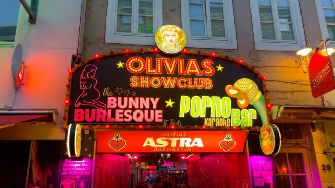 Hamburg: Sin & Sex Guided Tour of Reeperbahn - Meeting Point