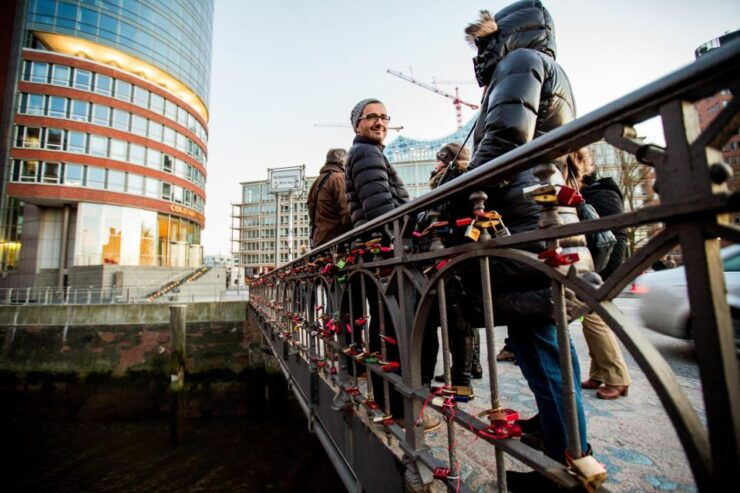 Hamburg: Speicherstadt and HafenCity 2-Hour Tour - Tour Details and Features