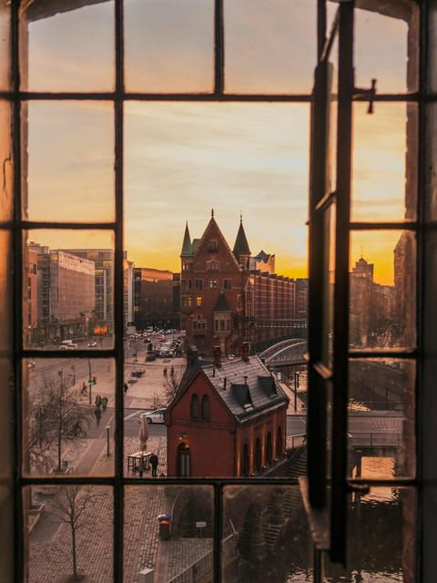 Hamburg: Speicherstadt & Hafencity Self-Guided Audio Tour - Tour Format