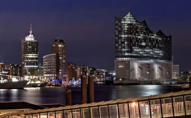 Hamburg: Speicherstadt & HafenCity Tour - Discover the Elbphilharmonie