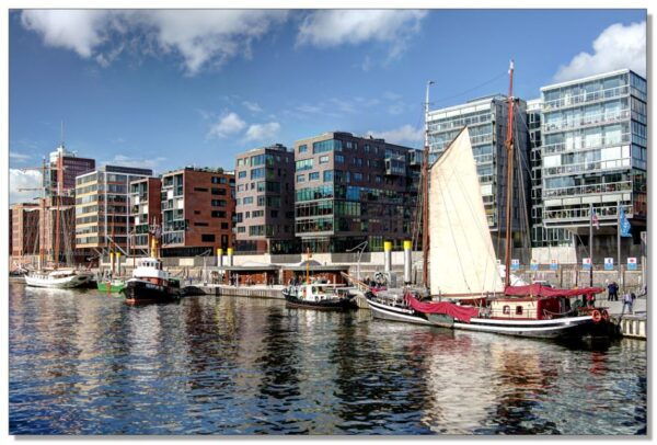 Hamburg: Speicherstadt & HafenCity Tour - Tour Details and Meeting Point