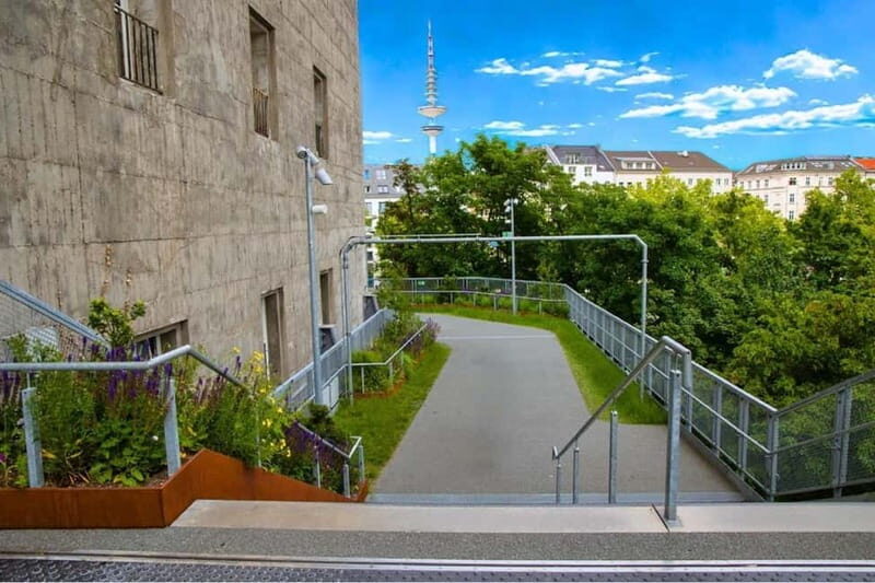 Hamburg: St. Pauli Green Bunker Tour in German - Good To Know