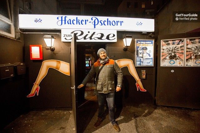 Hamburg: St. Pauli Red Light District Tour - Duration and Availability