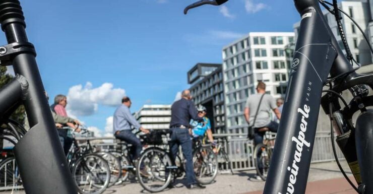 Hamburg: Szene Bike Tour of the Citys Trendy Neighborhoods - Booking Your Adventure