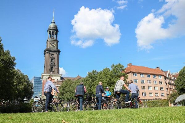 Hamburg: Szene Bike Tour of the Citys Trendy Neighborhoods - What to Wear and Bring