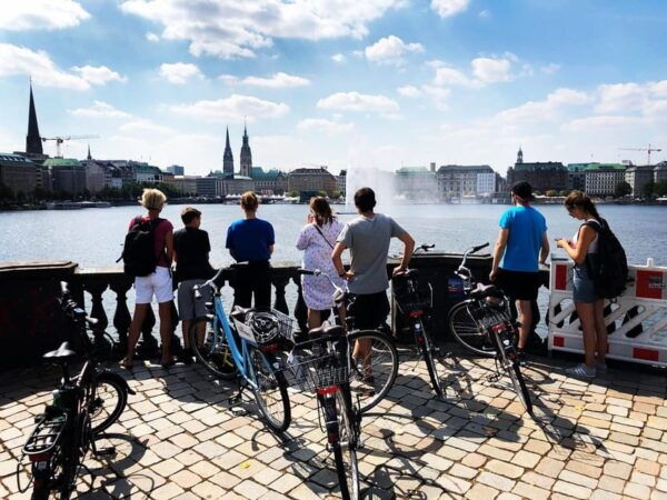 Hamburg: Szene Bike Tour of the Citys Trendy Neighborhoods - Meeting Point and Directions