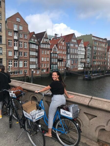 Hamburg: Szene Bike Tour of the Citys Trendy Neighborhoods - Experience Hamburgs Vibrant Culture