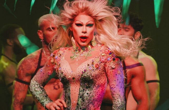 Hamburg: The Great Christmas Show at Pulverfass Cabaret - Ticket Details and Availability