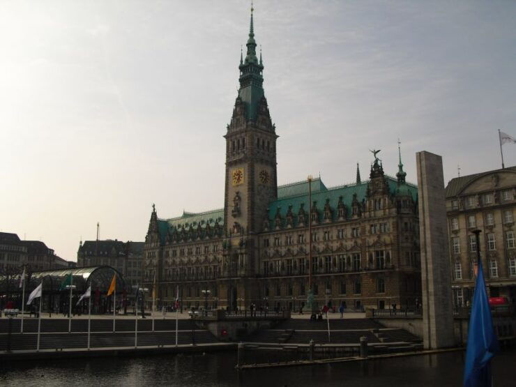 Hamburg: Town Hall, Speicherstadt, and HafenCity Tour - Tour Highlights