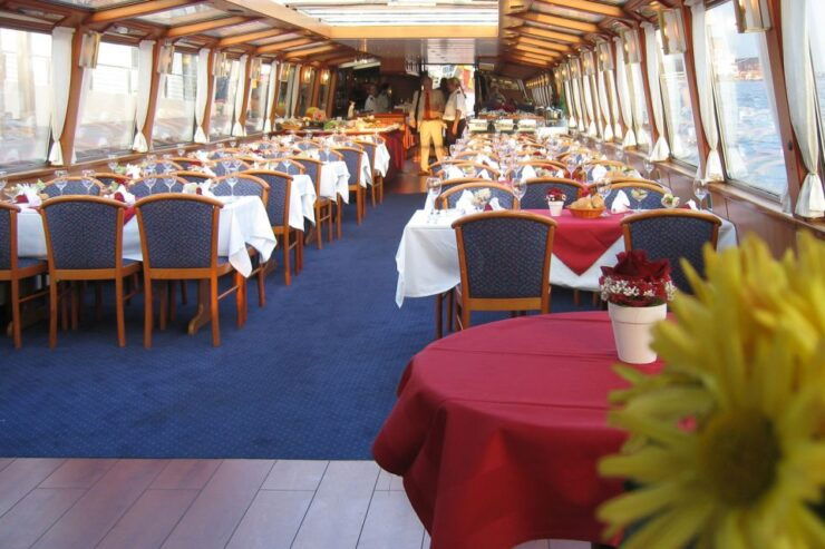 Hamburg: Traditional Harbor Tour With Commentary - Booking Information