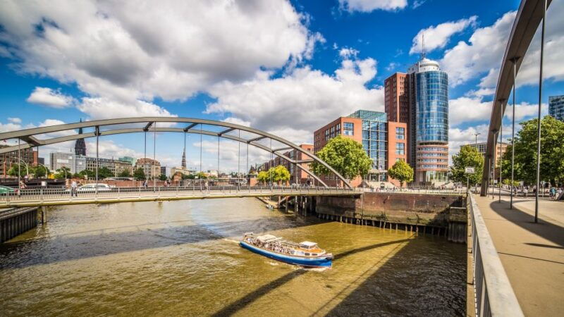 Hamburg: Ultimate Barge Tour with Live Commentary - Hamburg: Ultimate Barge Tour with Live Commentary