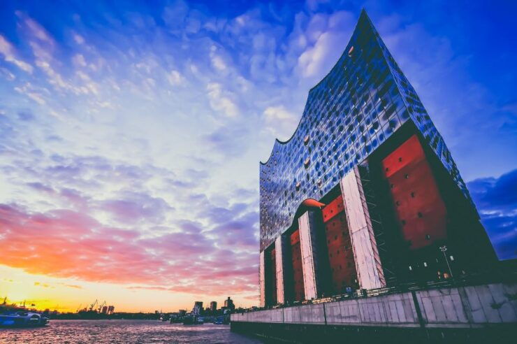 Hamburg: Urban Jungle Photo Tour - Capturing the Essence of Urban Hamburg