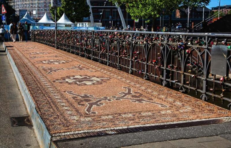 Hamburg: Westfield, Speicherstadt & Elbphilharmonie Tour - Stories, Anecdotes, and Insider Insights