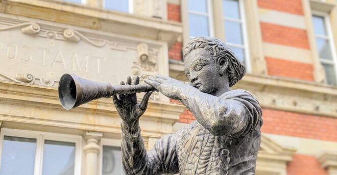 Hamelin: Old Town Exploration Self-guided Walking Tour - Entertaining Tasks and Riddles