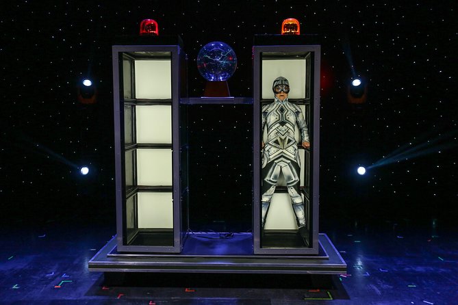Hamners Unbelievable Variety Show in Branson - Mind-Bending Illusions and Aerial Acrobatics