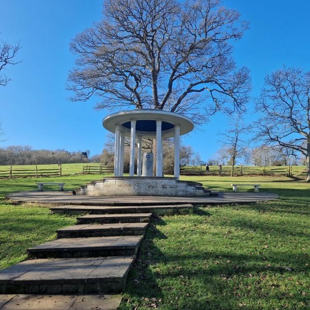 Hampton Court and Windsor Castle, a Right Royal Day Out. - Detailed Description of the Tour