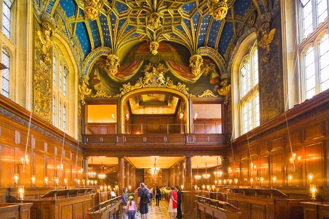 Hampton Court Guided Tour Full Day and High Tea - Tour Highlights