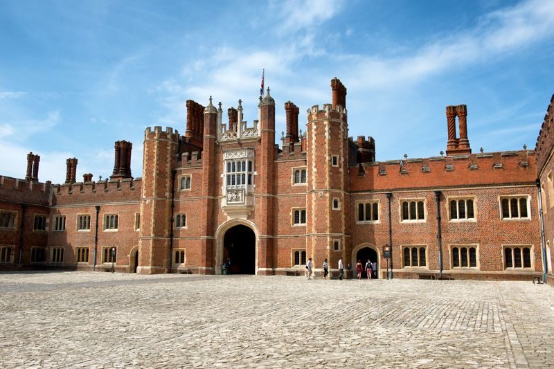 Hampton Court Palace and Gardens Ticket - Start in the kitchens, where court life gets real