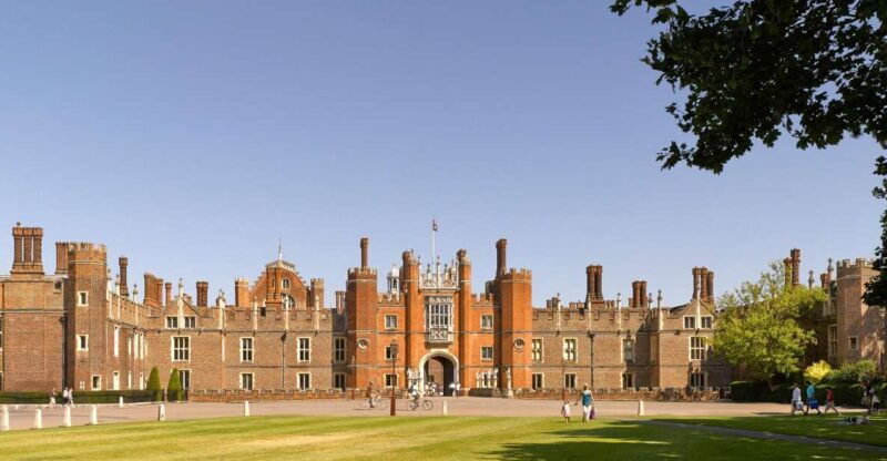 Hampton Court Palace and Windsor Castle Private Car Tour - A Closer Look at the Hampton Court Palace and Windsor Castle Private Tour
