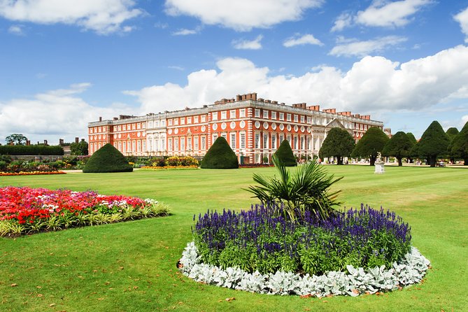 Hampton Court Palace & Garden Maze, Private Tour Admission With Audio Guides - Highlights of the Private Tour