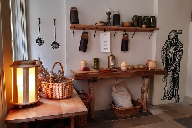 Hampton Court Palace Private Guided Tour Secrets of the Six Wives - Intriguing Stories