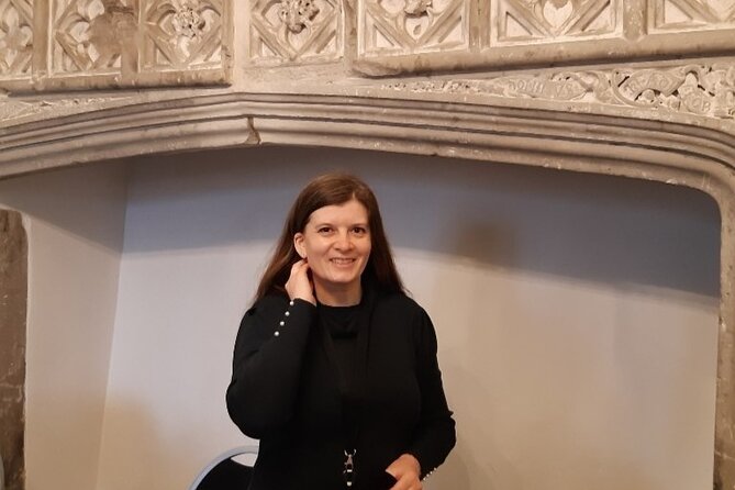 Hampton Court Palace Private Guided Tour Secrets of the Six Wives - Art and Decor