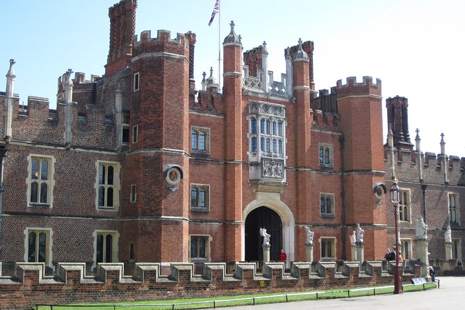 Hampton Court Palace Private Tour - Discovering the Excesses of Henry VIII - History of Hampton Court Palace