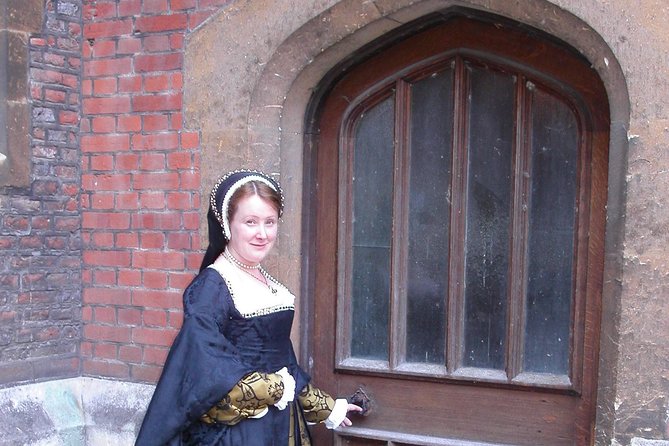 Hampton Court Palace Private Tour - Secrets of Henry VIII - History of Hampton Court Palace