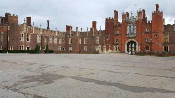 Hampton Court Palace Private Tour With Fast Track Entry - Directions to Hampton Court Palace