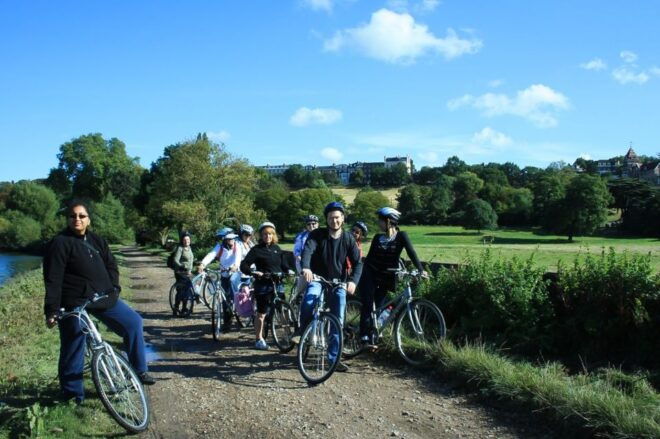 Hampton Court Palace: River Thames Bike Tour - Reviews