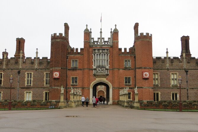 Hampton Court Palace, Stonehenge & Roman Bath Private Tour With Passes - Tour Duration and Pick-up Details