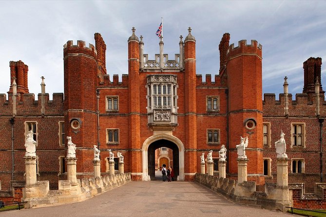 Hampton Court Palace & Windsor Castle Private Car Tour From London - Selecting Date and Travelers