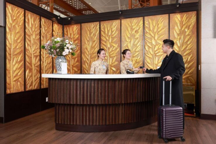 HAN Hanoi Airport: Song Hong Premium Lounge & Bar Terminal 2 - Good To Know