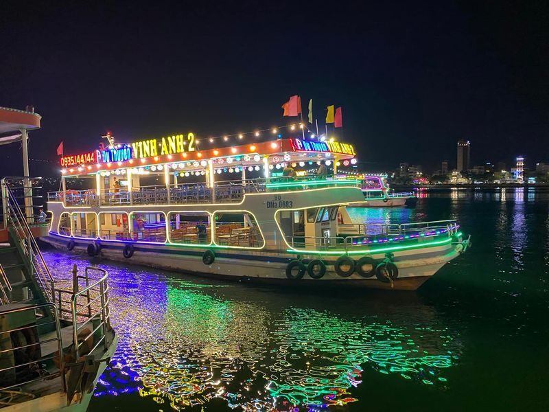 Han River by Night by Vinh Anh Cruise in Da Nang - What the Han River looks like after dark