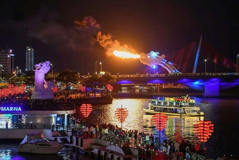 Han River by Night by Vinh Anh Cruise in Da Nang - Is the low fare worth it?