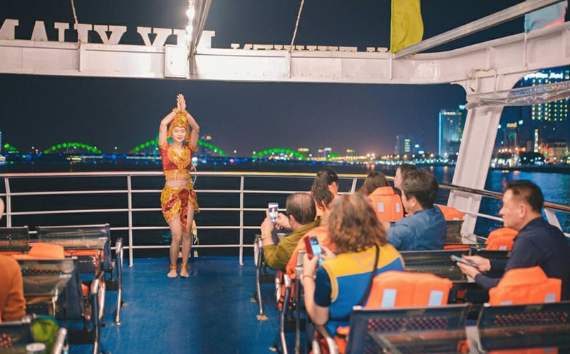 Han River by Night on My Xuan Cruise in Da Nang - A short cruise with a city-sized view